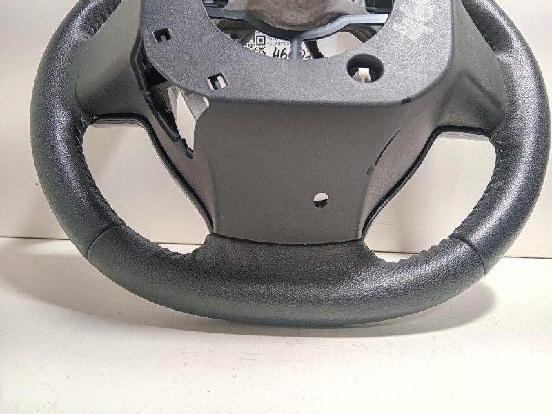 Volante 306744199B4W-AD Toyota Yaris IV 2017