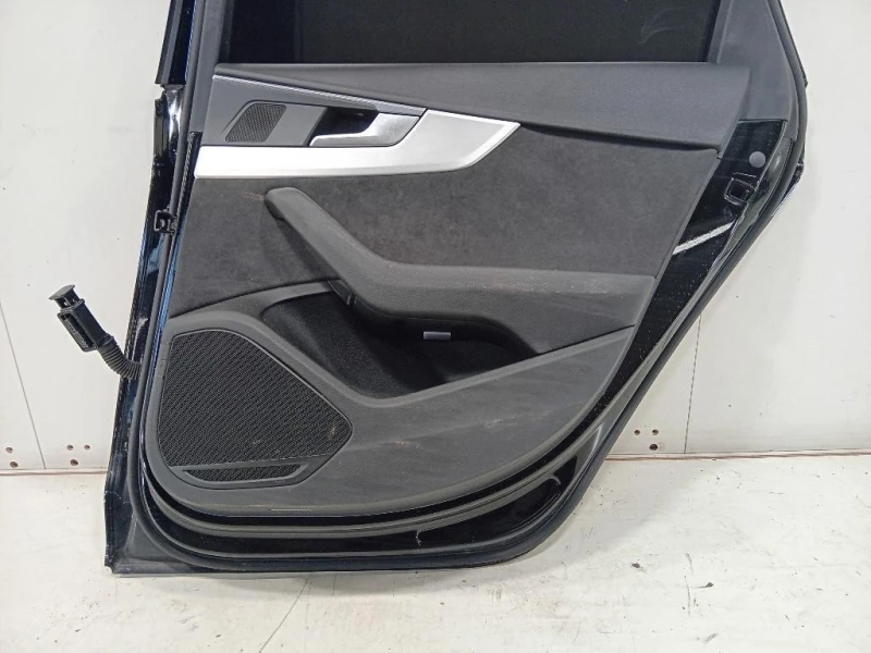 Porta POST DX 8W9833052B Audi A4 8W5 Avant 2015