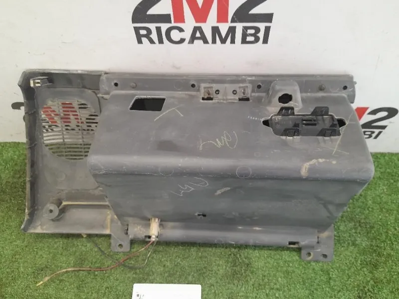 BOX Portaoggetti MR117600 Mitsubishi L200 II 1997