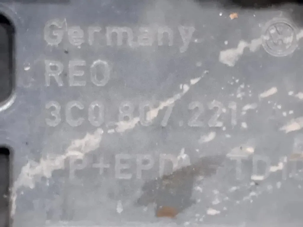 Paraurti ANT 3C0 807 221 Volkswagen Passat VI 2011