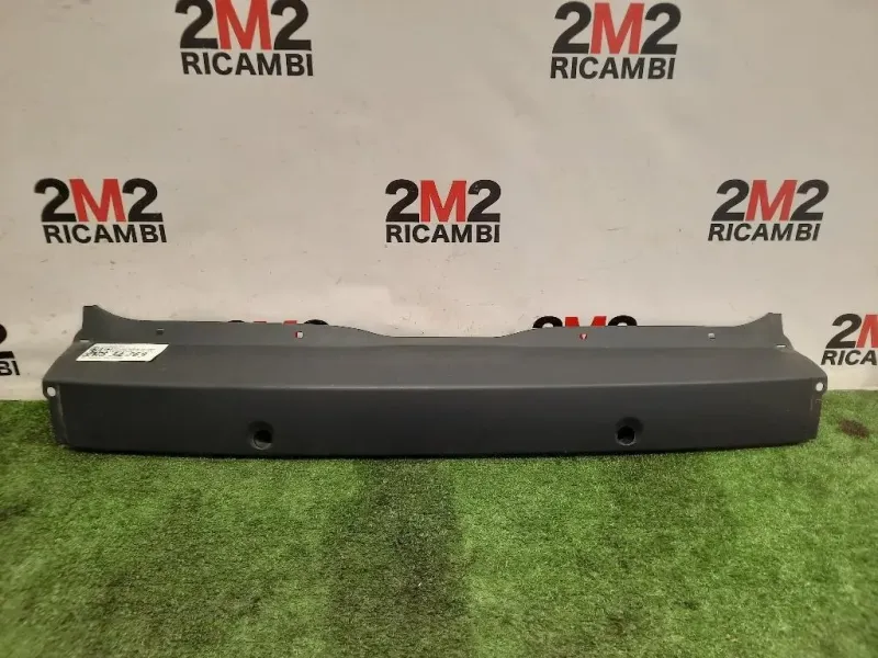 Paraurti Centrale POST 8200142809 IND Renault Scénic II 2003