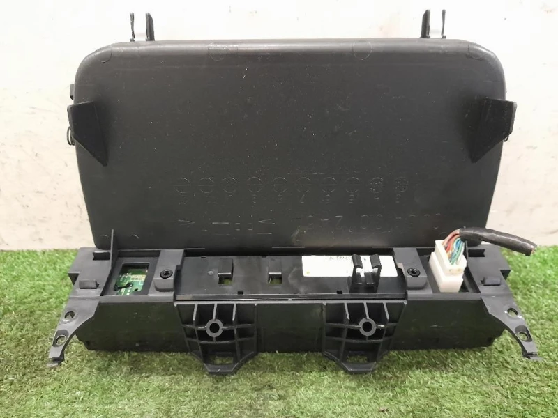 BOX Portaoggetti Centrale GJ6A0245A Mazda 6 I 2003