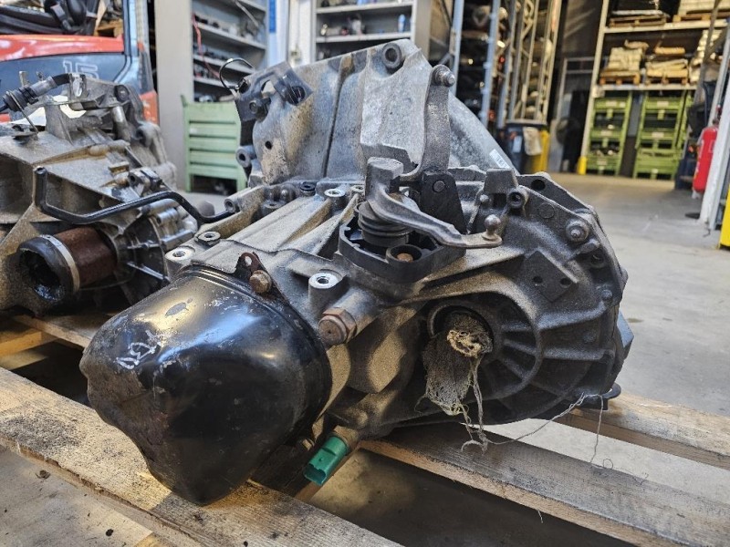 Cambio CE JRQ S2G ST 3201001Q2G Nissan JUKE I 2010