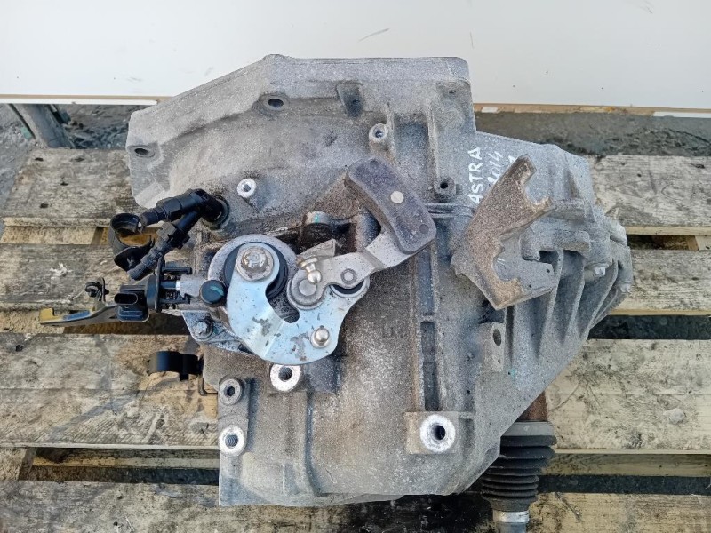 Cambio MR6 6 MARCE MANUALE Opel Astra J 2012