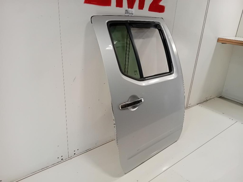 Porta POST DX 82100EB30J Nissan Navara 2005