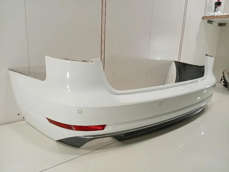 Paraurti POST 8W9807067A 8W9807511J Audi A4 8W5 Avant 2015