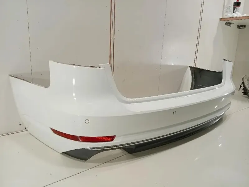 Paraurti POST 8W9807067A 8W9807511J Audi A4 8W5 Avant 2015