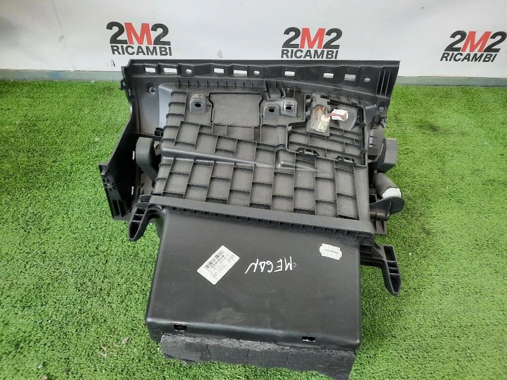 BOX Portaoggetti Completo 681080020R CASSETTO DOCUMENTI Renault Mégane III SW 2009