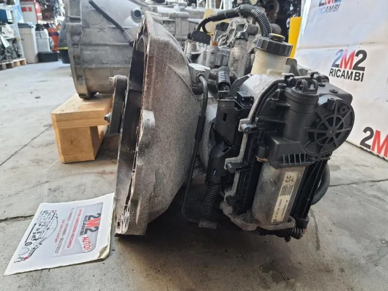 Cambio 24579784 Opel Corsa D 2010