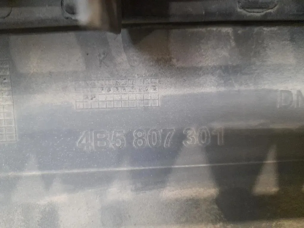 Paraurti POST 4B5807301 Audi A6 4B 1997