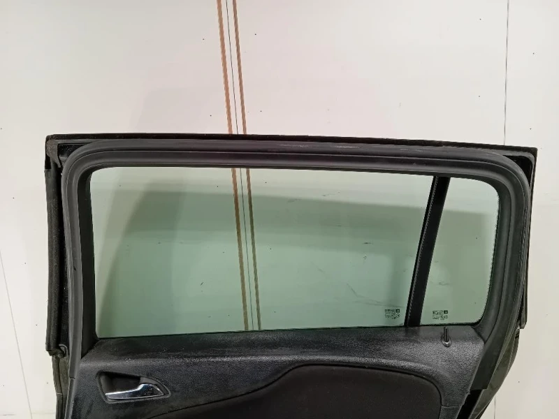 Porta POST DX Opel Zafira C 2012