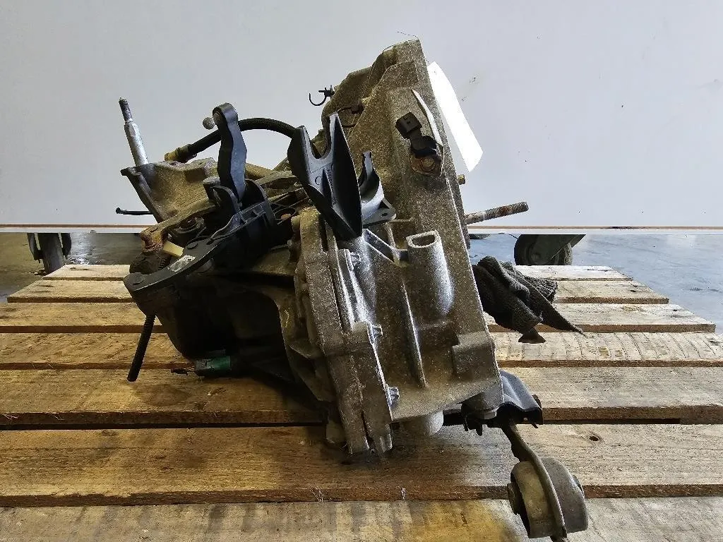 Cambio JH3 334 - R049842 Renault CLIO IV 2013