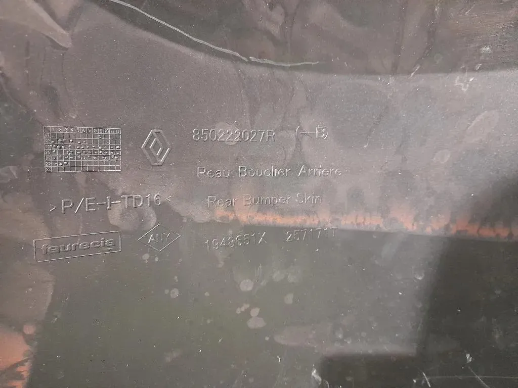 Paraurti POST NUDO 850222027R Dacia Duster II 2018