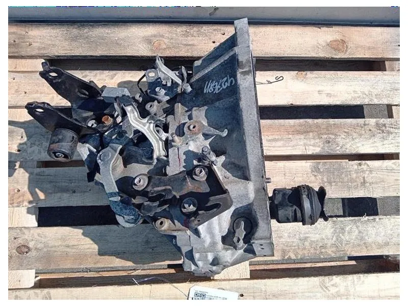 Cambio 303000D310 Toyota Yaris IV 2014