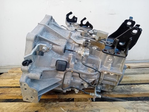 Cambio 2NRFKE 303000D500 Toyota Yaris IV 2017