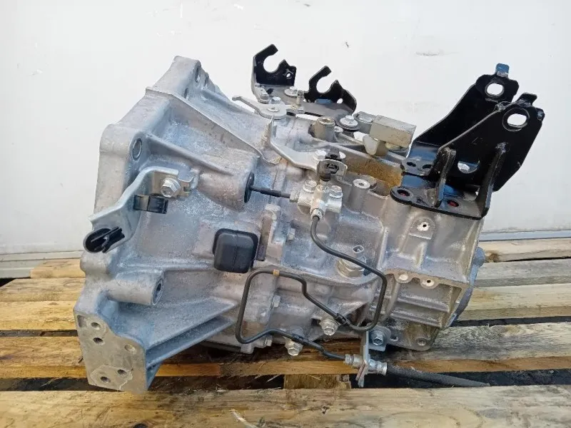 Cambio 2NRFKE 303000D500 Toyota Yaris IV 2017