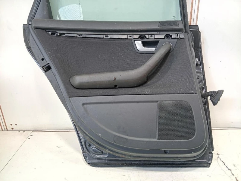 Porta POST SX 8E0833051J Audi A4 8ED Avant 2005