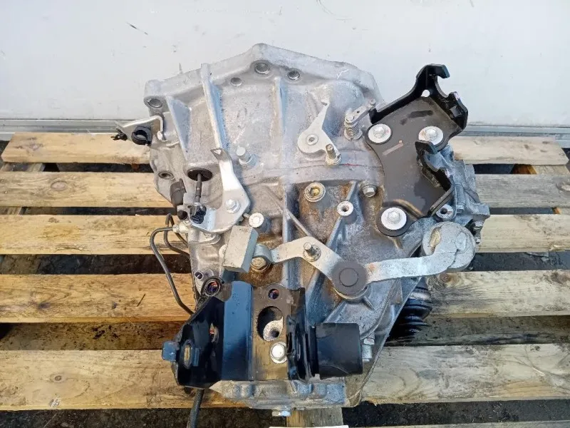 Cambio 2NRFKE 303000D500 Toyota Yaris IV 2017