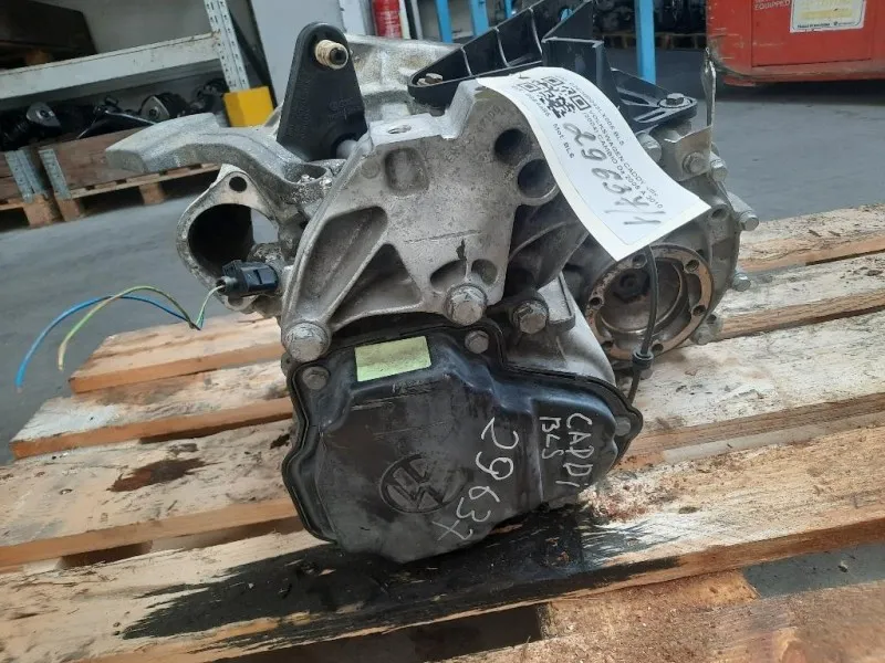 Cambio 02E300043LX006 BLS Volkswagen Caddy III 2004