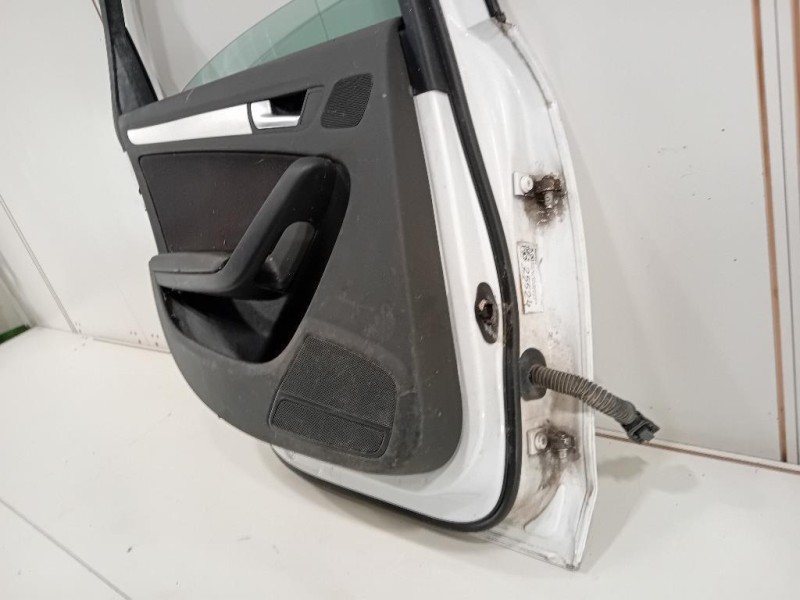 Porta POST SX 8K5833051C Audi A4 8K2 2008