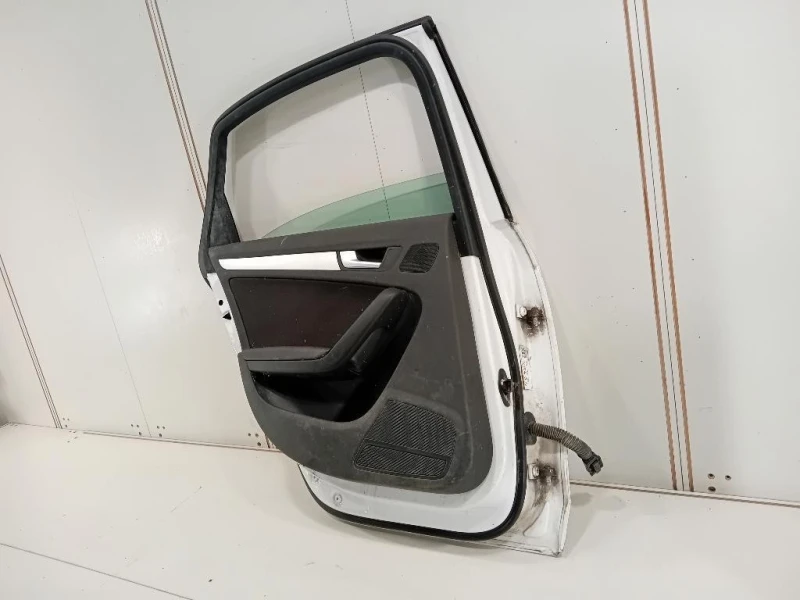 Porta POST SX 8K5833051C Audi A4 8K2 2008