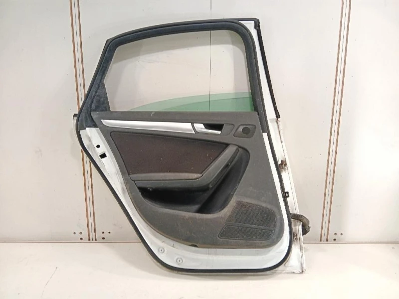 Porta POST SX 8K5833051C Audi A4 8K2 2008