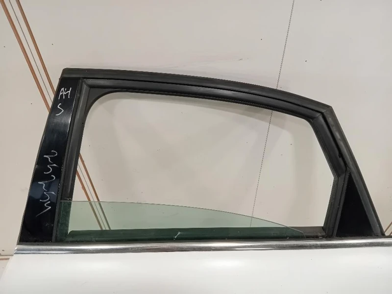 Porta POST SX 8K5833051C Audi A4 8K2 2008