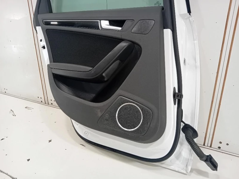 Porta POST SX 8K5833051C Audi A4 8K2 2008