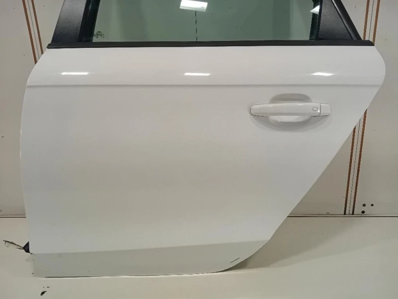 Porta POST SX 8K5833051C Audi A4 8K2 2008