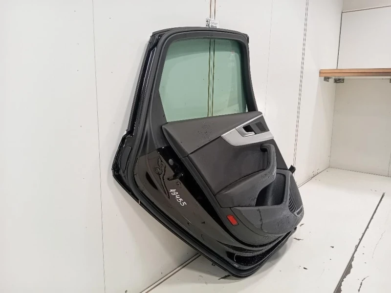 Porta POST SX 8W5833051B Audi A4 8W2 2015