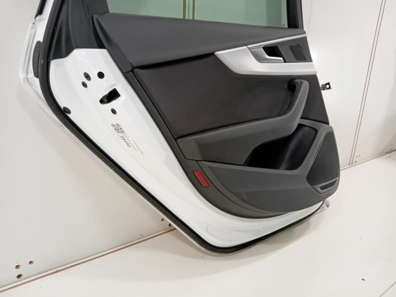 Porta POST SX 8W9833051A Audi A4 8W5 Avant 2015