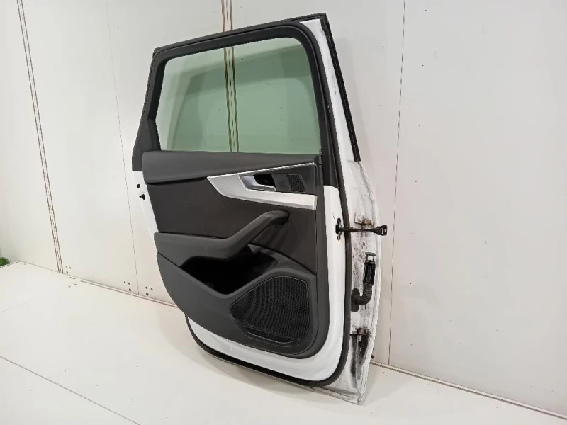 Porta POST SX 8W9833051A Audi A4 8W5 Avant 2015