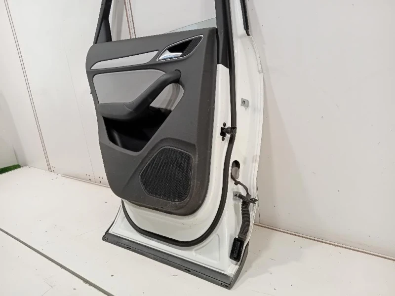 Porta POST SX 8U0833051 Audi Q3 8UB 2012