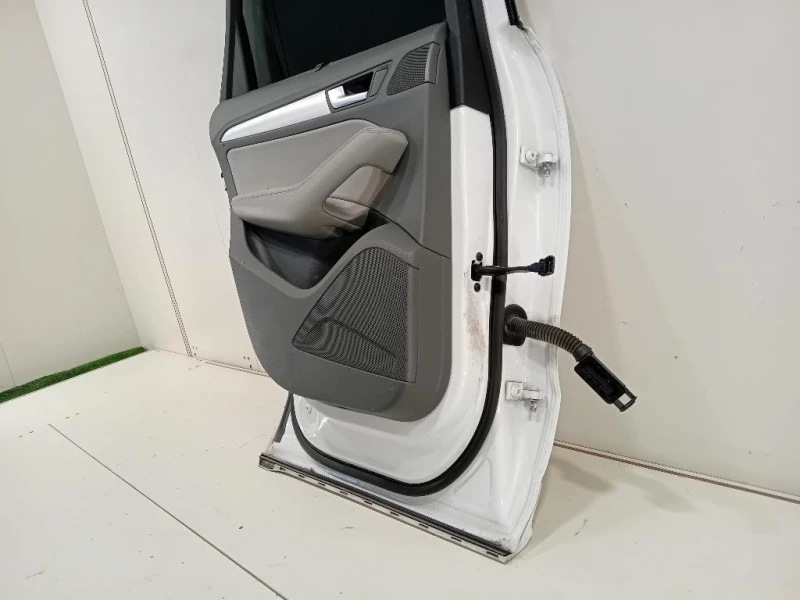 Porta POST SX 8R0833051B Audi Q5 8RB 2012