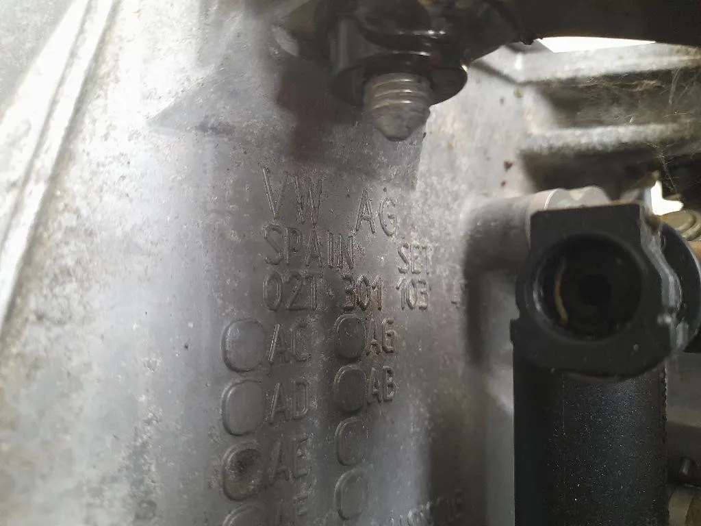 Cambio CJZC 02T300049SX Volkswagen POLO VI 2014