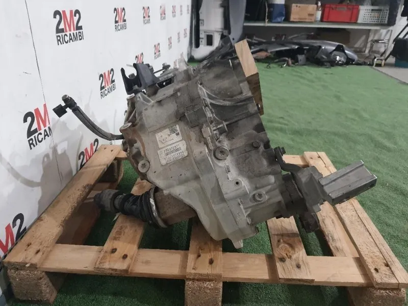 Cambio Revisionato D5204T2 31272377 Volvo V60 I 2010