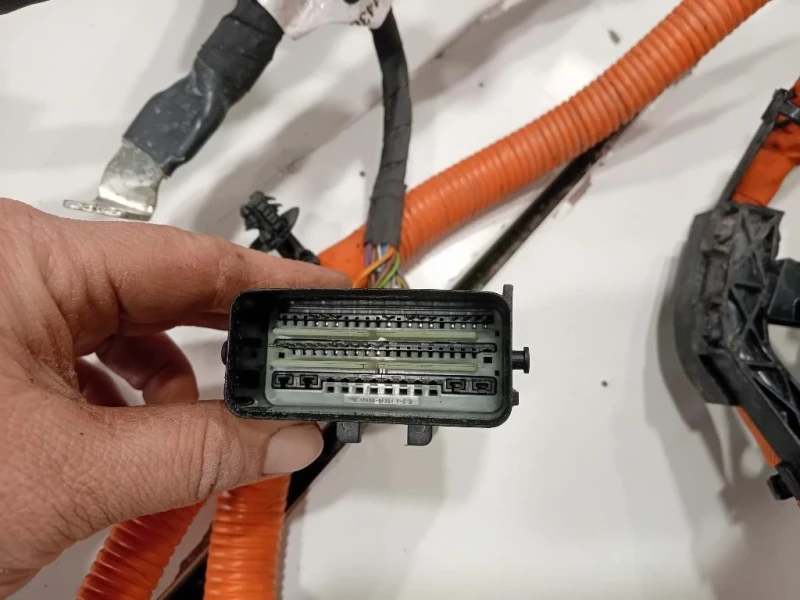 Caricabatteria CARICABATTERIA Ford KUGA III 2020