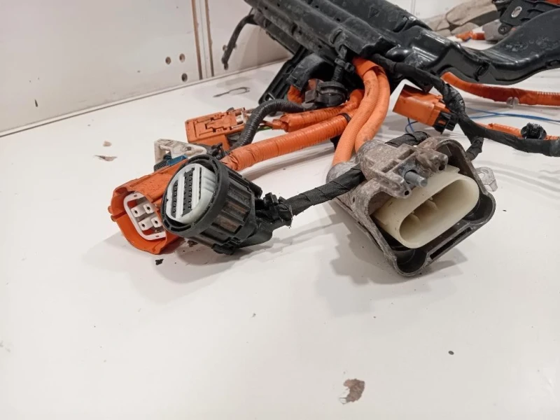 Caricabatteria CARICABATTERIA Ford KUGA III 2020