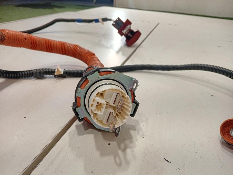 Caricabatteria 821640D010G Toyota Yaris IV 2017