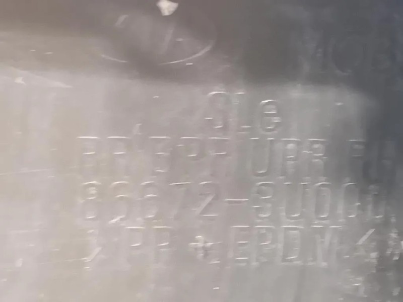 Paraurti POST 86672-3U000 Kia Sportage III 2010