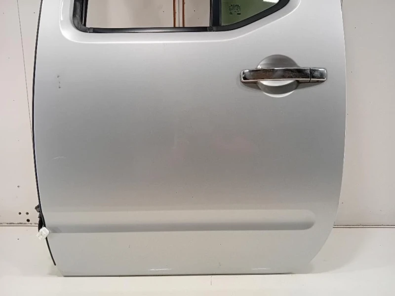 Porta POST SX 82101ZL40B Nissan Navara 2005