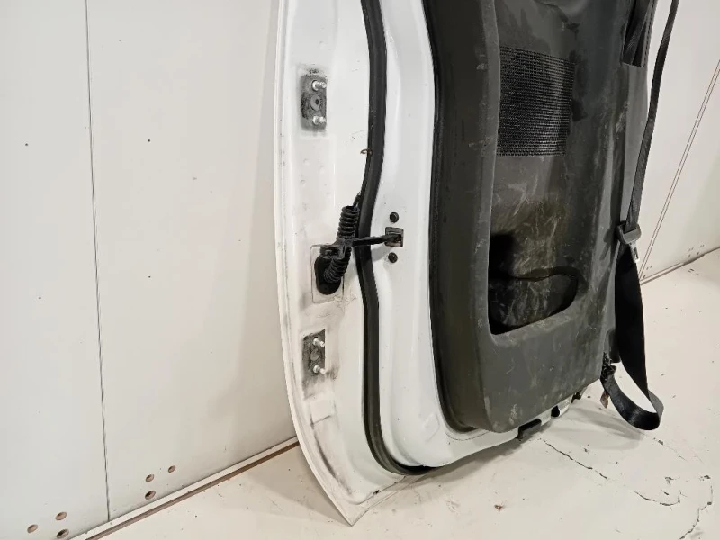 Porta POST SX 82101EB30J Nissan Navara 2010