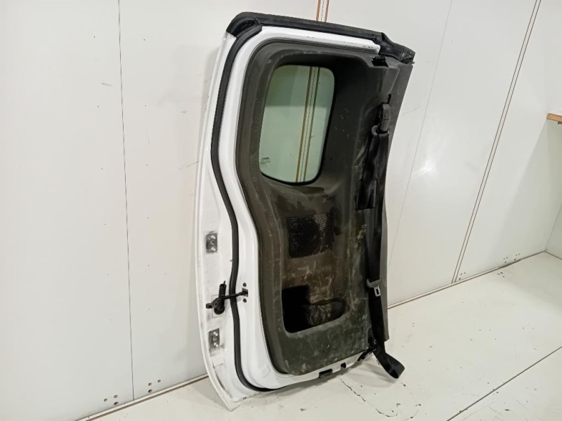 Porta POST SX 82101EB30J Nissan Navara 2010