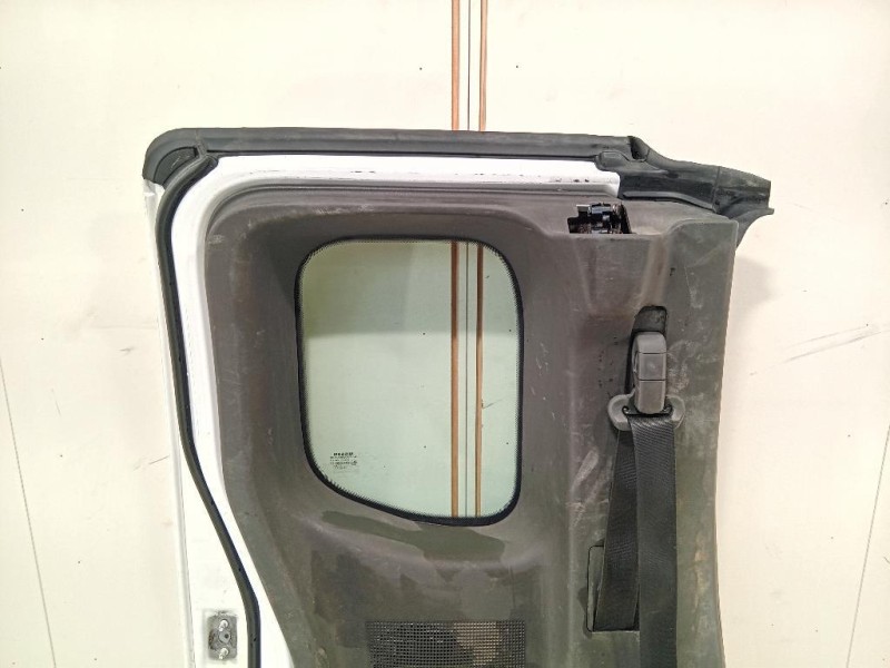 Porta POST SX 82101EB30J Nissan Navara 2010