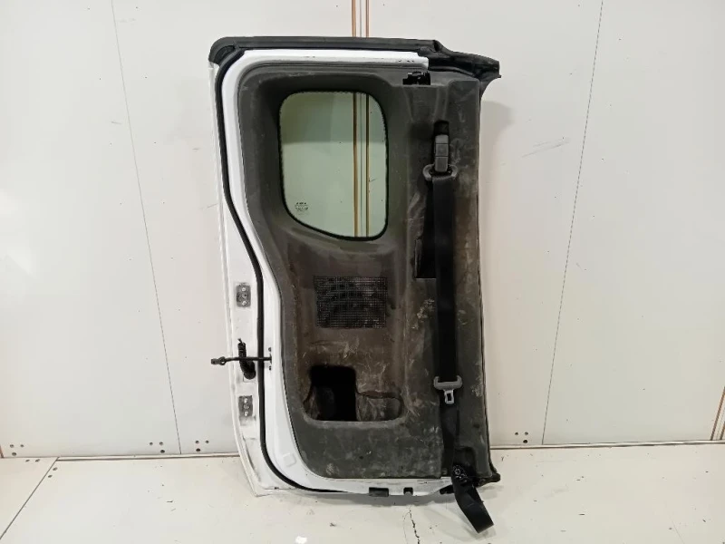 Porta POST SX 82101EB30J Nissan Navara 2010
