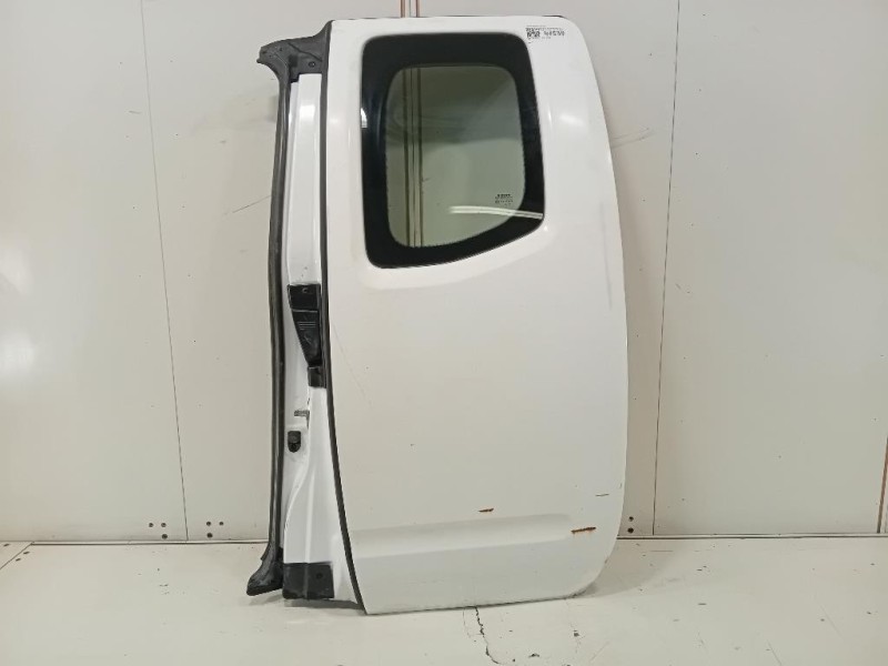 Porta POST SX 82101EB30J Nissan Navara 2010