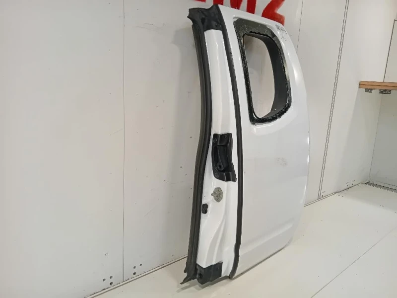 Porta POST SX 82101ZL40B Nissan Navara 2010