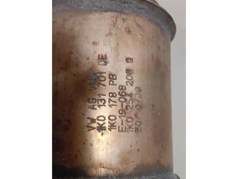 Catalizzatore 1K0131701 Volkswagen GOLF VI 2009