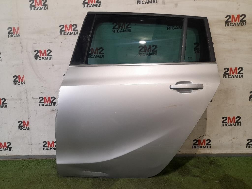 Paraurti POST A2048809047 Mercedes Classe C W204 2011