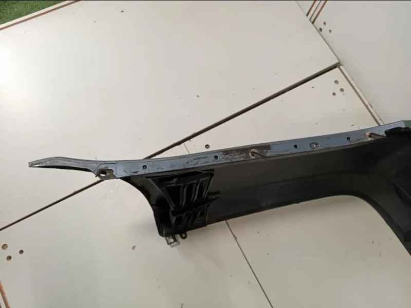 Paraurti POST A2118803340 Mercedes Classe E W211 2002